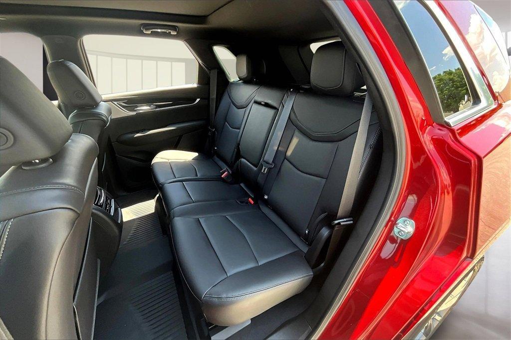 new 2025 Cadillac XT5 car, priced at $60,515