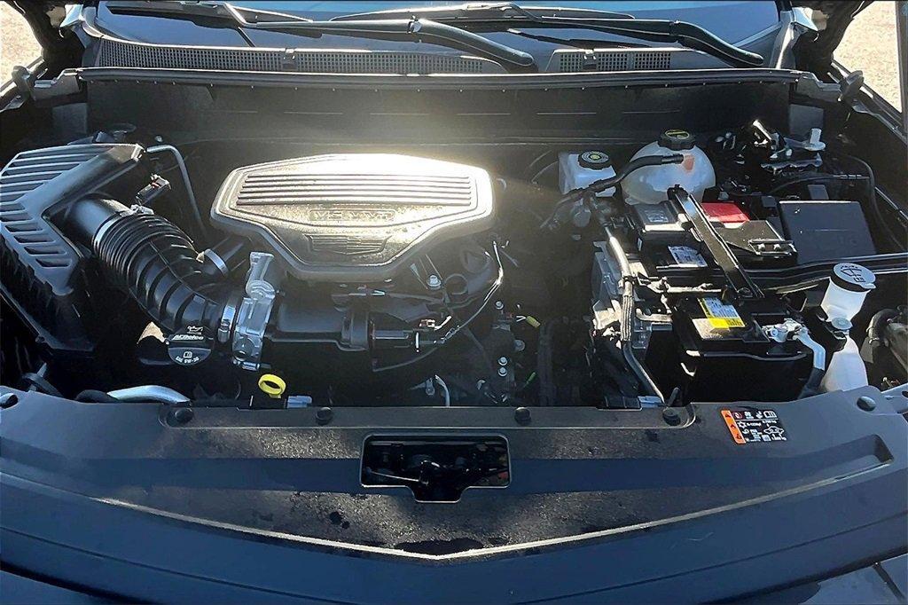 used 2025 Cadillac XT6 car, priced at $45,639