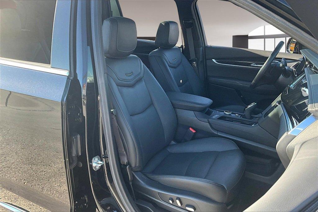 used 2025 Cadillac XT6 car, priced at $45,639