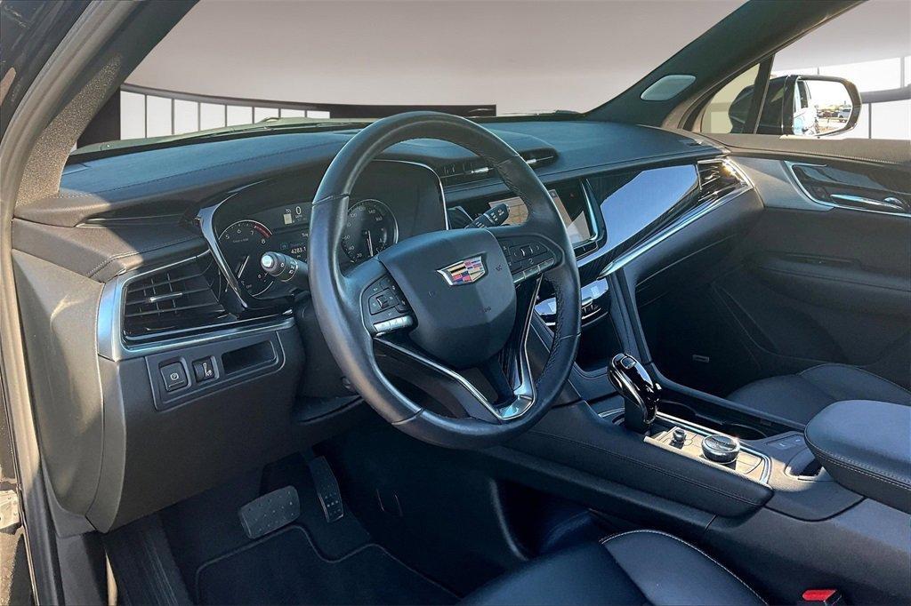 used 2025 Cadillac XT6 car, priced at $45,639