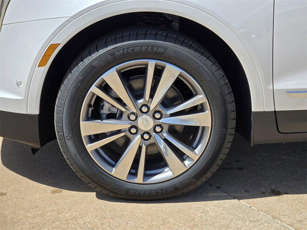 new 2025 Cadillac XT5 car, priced at $57,830
