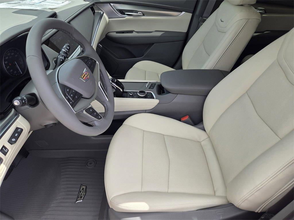 new 2025 Cadillac XT5 car, priced at $57,485