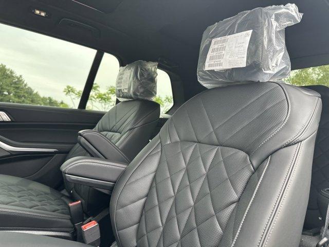 new 2026 BMW X7 car, priced at $98,925
