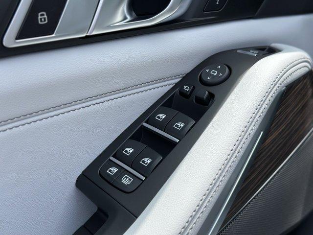 new 2026 BMW X7 car, priced at $98,925