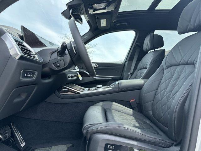 new 2025 BMW X7 car, priced at $98,025