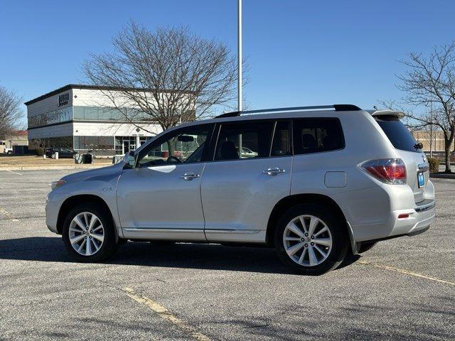 used 2013 Toyota Highlander Hybrid car, priced at $15,980