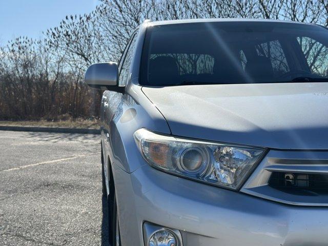 used 2013 Toyota Highlander Hybrid car, priced at $15,980