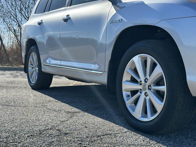 used 2013 Toyota Highlander Hybrid car, priced at $15,980