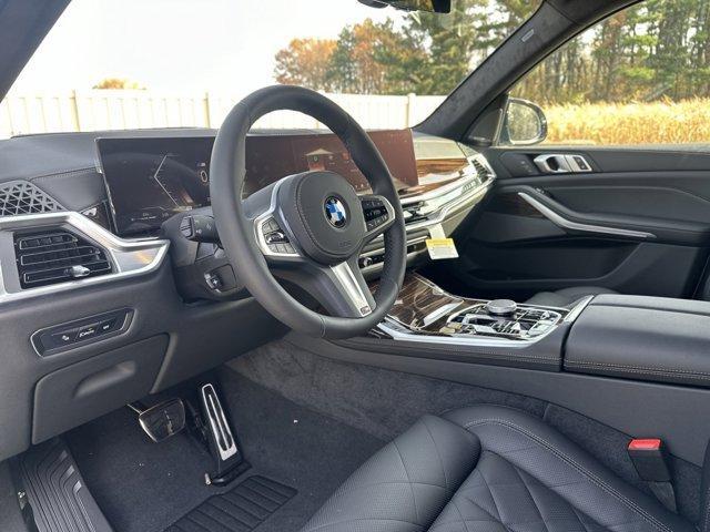 new 2025 BMW X7 car, priced at $97,225