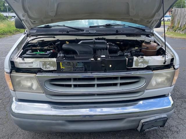 used 2002 Ford E150 car, priced at $5,295