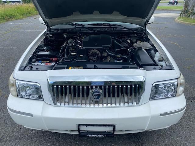 used 2007 Mercury Grand Marquis car, priced at $7,595