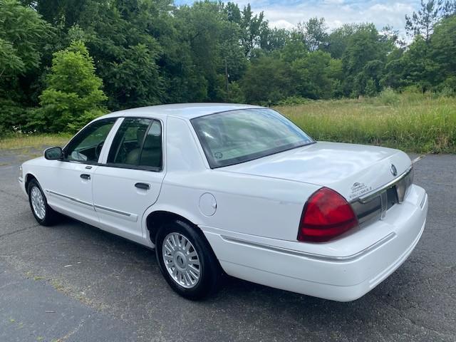 used 2007 Mercury Grand Marquis car, priced at $7,595