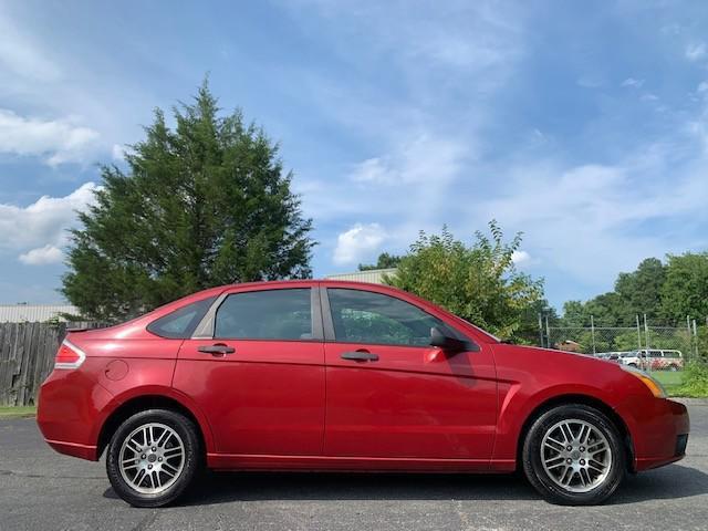 used 2011 Ford Focus car, priced at $5,550