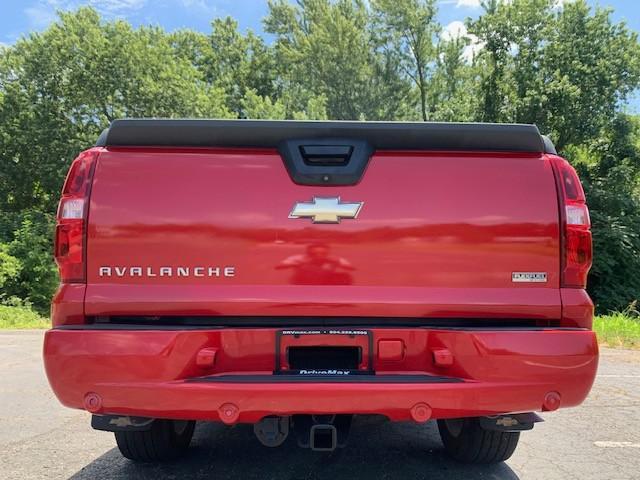 used 2009 Chevrolet Avalanche car, priced at $10,250