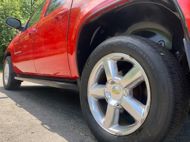 used 2009 Chevrolet Avalanche car, priced at $10,250