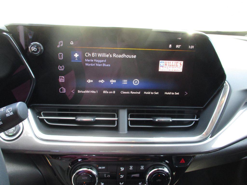 new 2025 Chevrolet Trax car, priced at $25,585