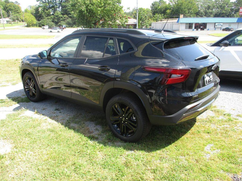 new 2025 Chevrolet Trax car, priced at $25,585