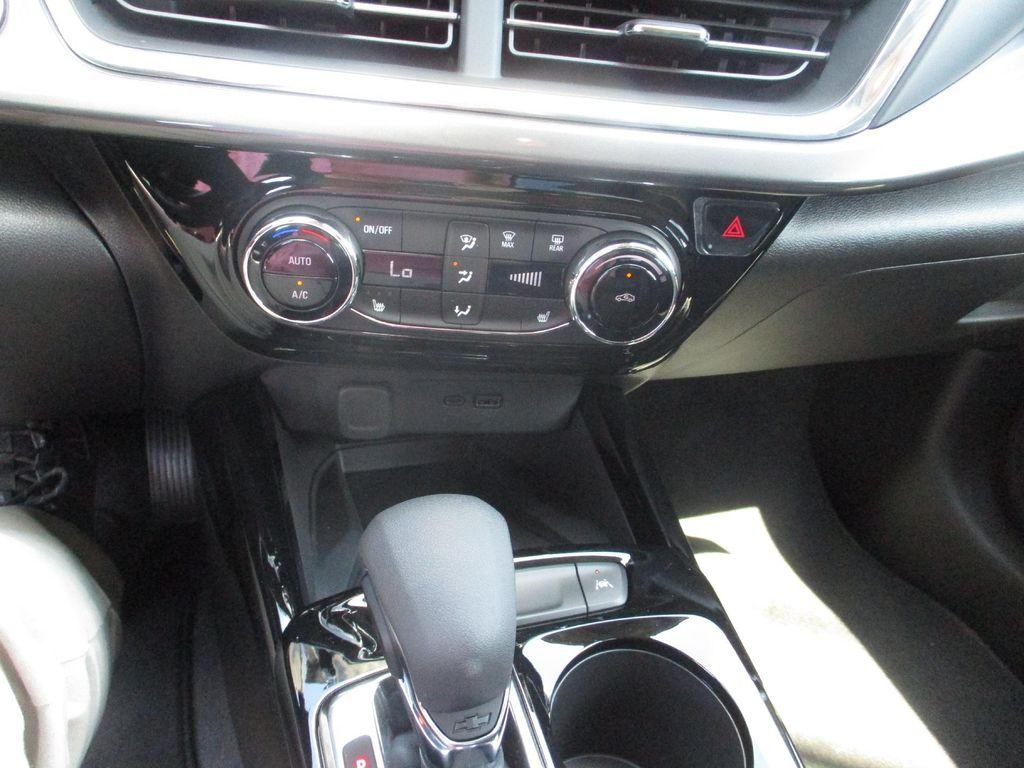 new 2025 Chevrolet Trax car, priced at $25,585