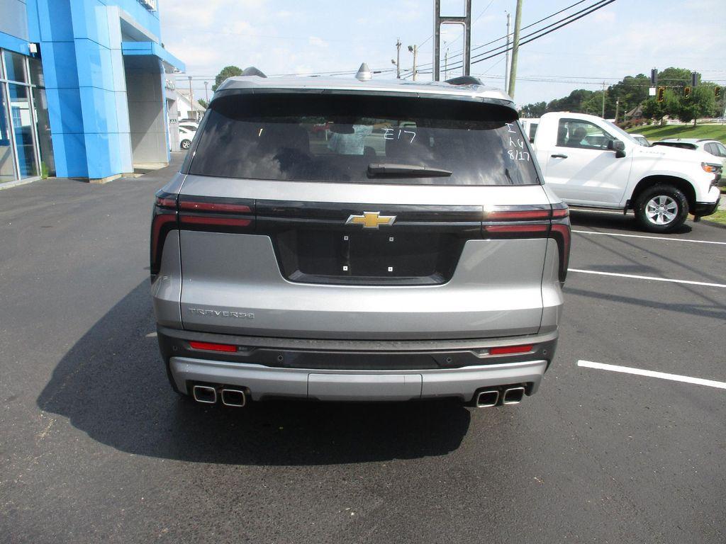 used 2025 Chevrolet Traverse car