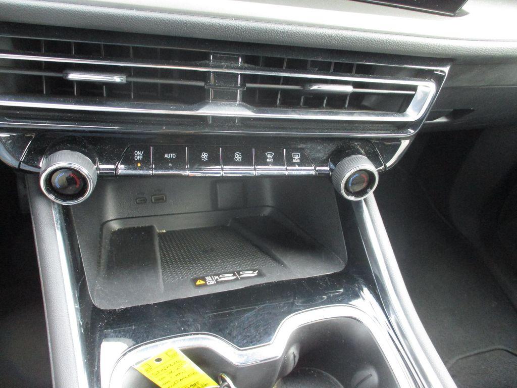 used 2025 Chevrolet Traverse car