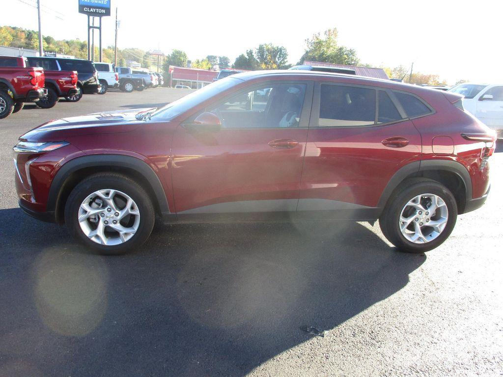 used 2024 Chevrolet Trax car, priced at $18,999