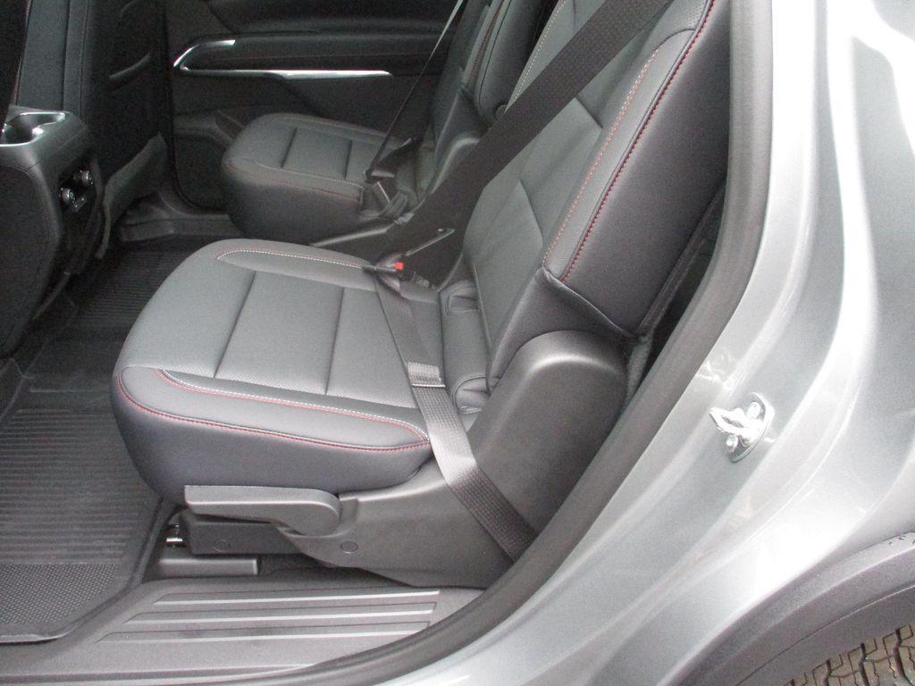 new 2026 Chevrolet Traverse car, priced at $51,499