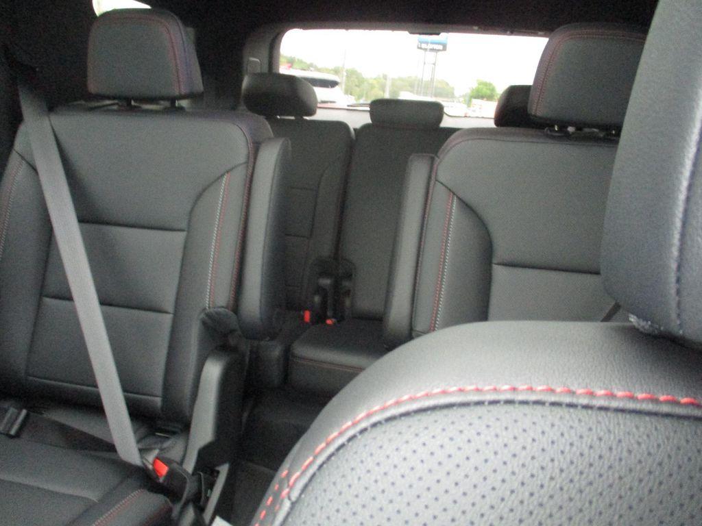 new 2026 Chevrolet Traverse car, priced at $51,499