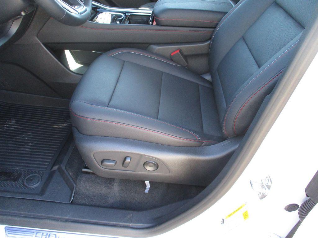 new 2026 Chevrolet Traverse car, priced at $52,999