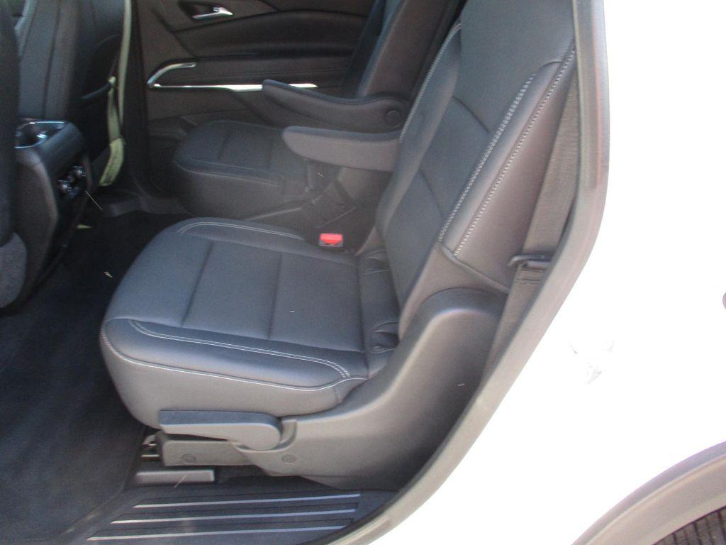 used 2025 Chevrolet Traverse car, priced at $35,999