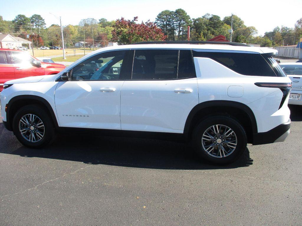 used 2025 Chevrolet Traverse car, priced at $35,999