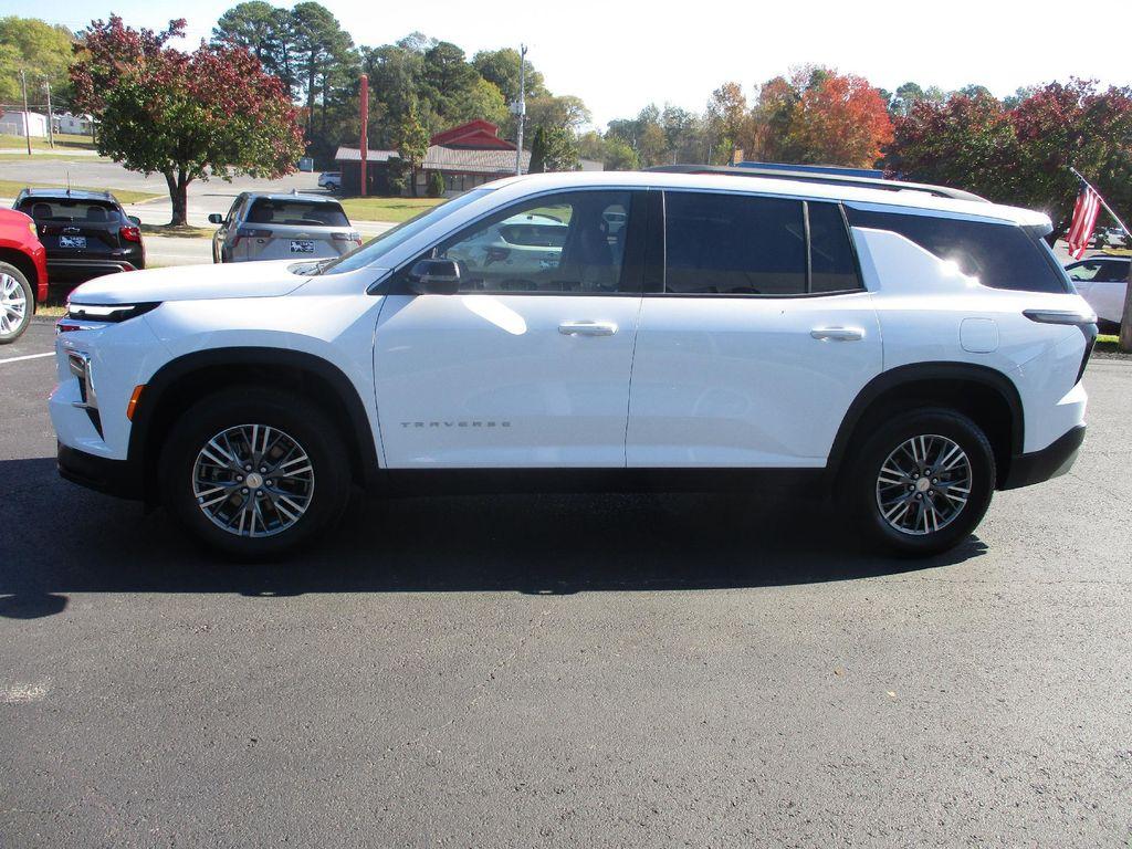 used 2025 Chevrolet Traverse car, priced at $35,999