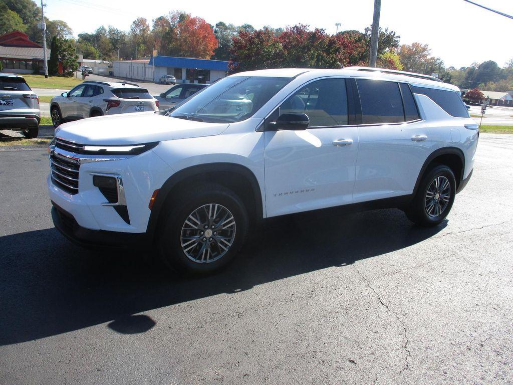 used 2025 Chevrolet Traverse car, priced at $35,999