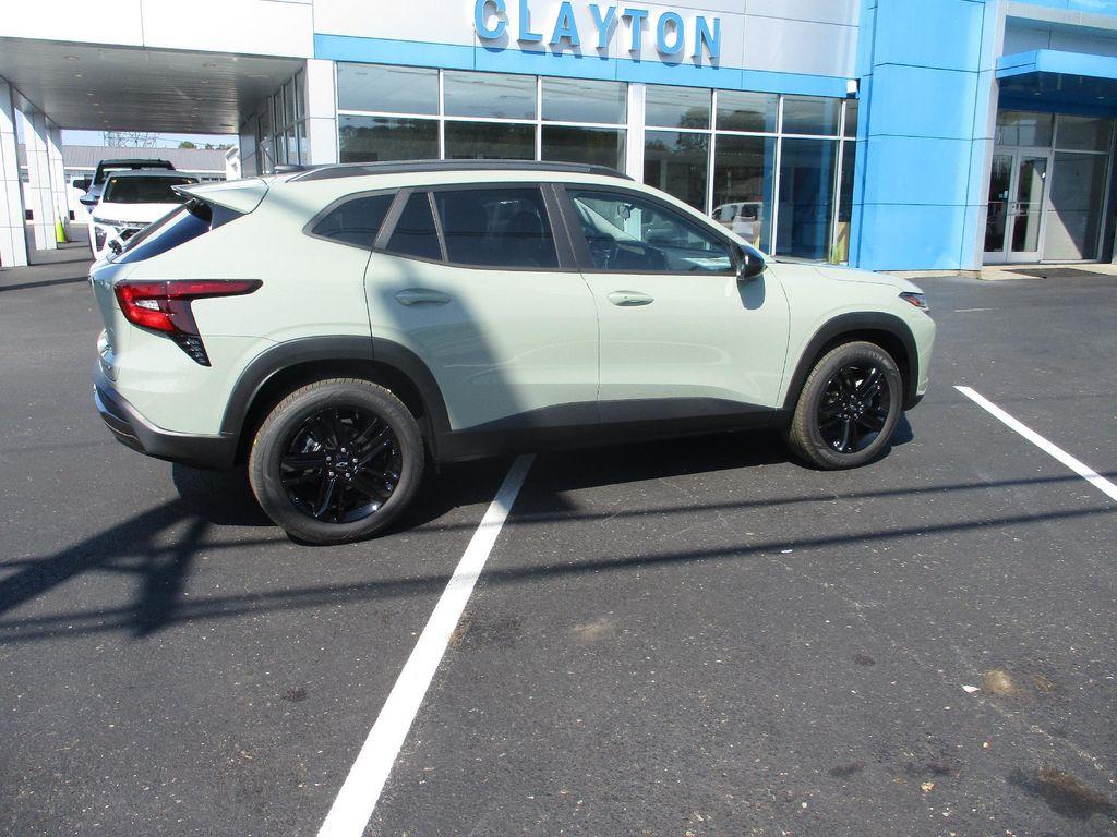 new 2025 Chevrolet Trax car, priced at $25,799