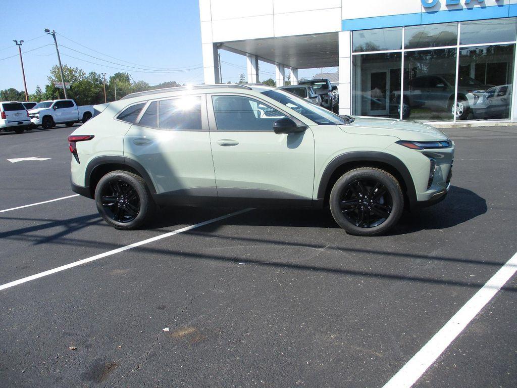 new 2025 Chevrolet Trax car, priced at $25,799