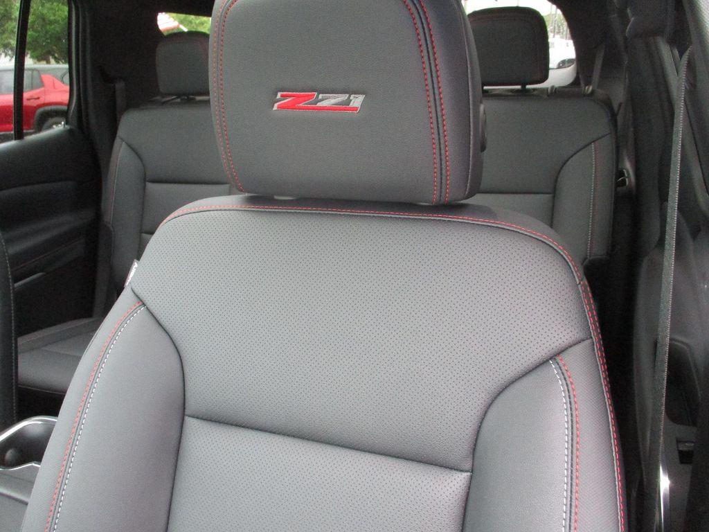 new 2026 Chevrolet Traverse car, priced at $53,499