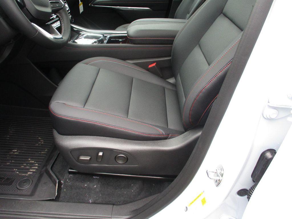 new 2026 Chevrolet Traverse car, priced at $53,499