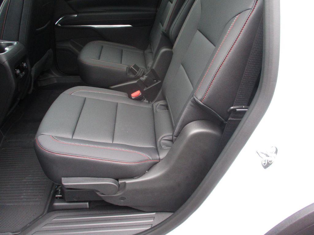 new 2026 Chevrolet Traverse car, priced at $53,499