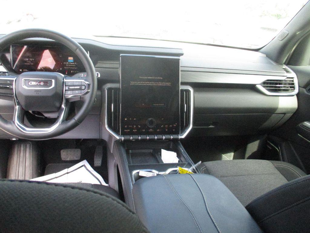 used 2025 GMC Acadia car, priced at $32,999