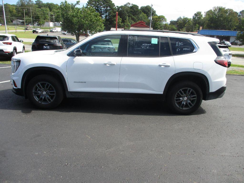 used 2025 GMC Acadia car, priced at $32,999
