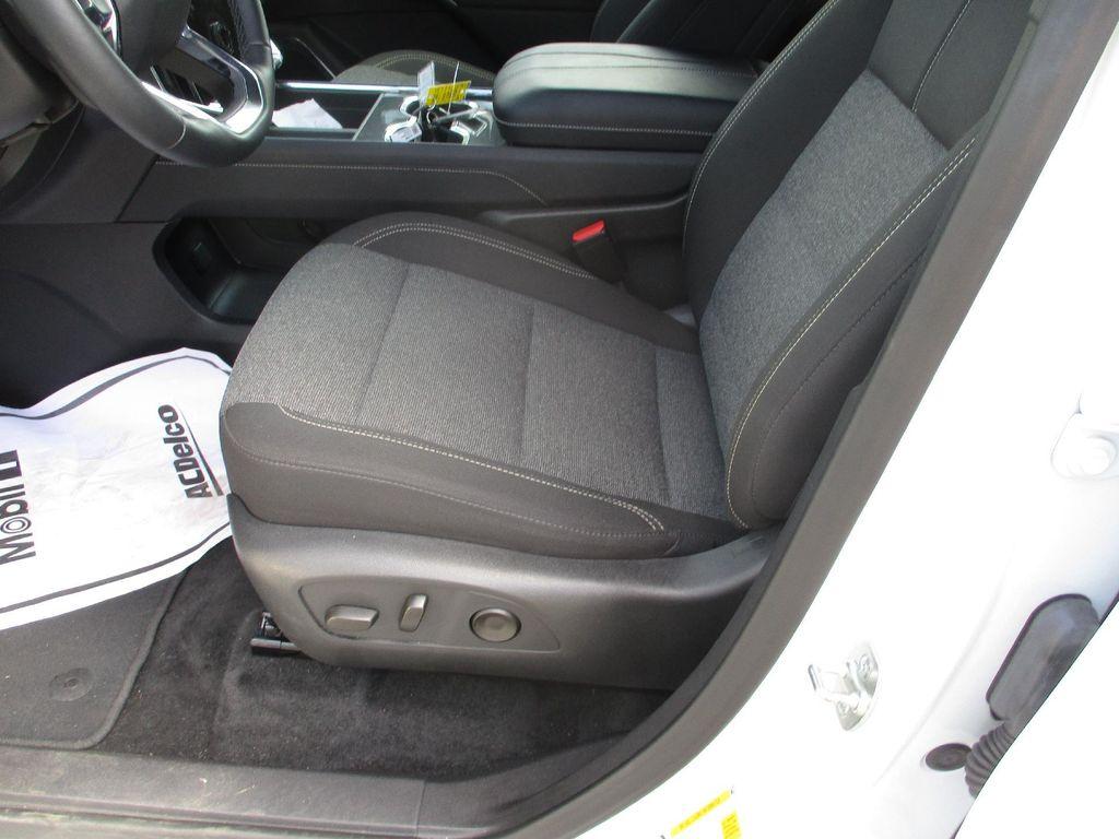 used 2025 GMC Acadia car, priced at $32,999