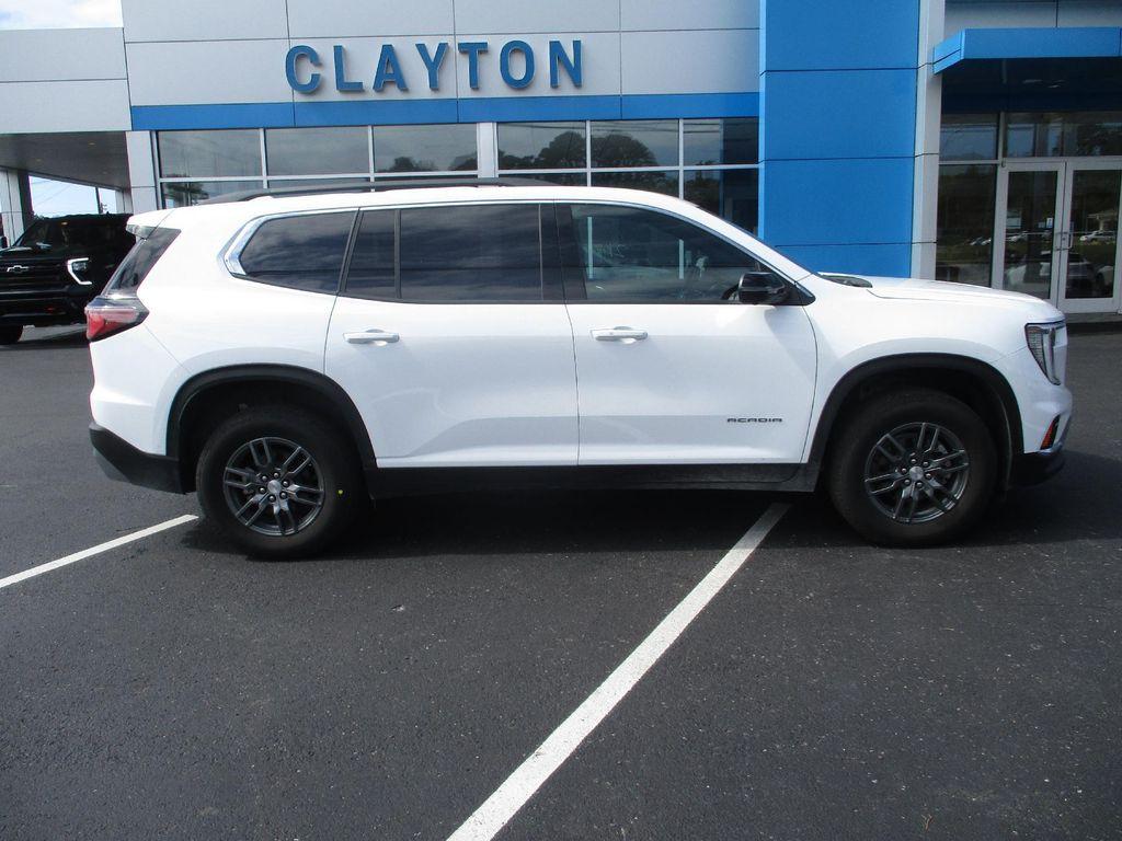 used 2025 GMC Acadia car, priced at $32,999
