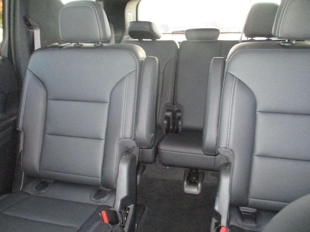 used 2025 Chevrolet Traverse car, priced at $36,999