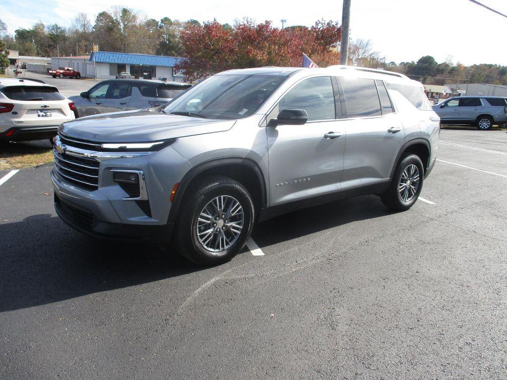 used 2025 Chevrolet Traverse car, priced at $36,999