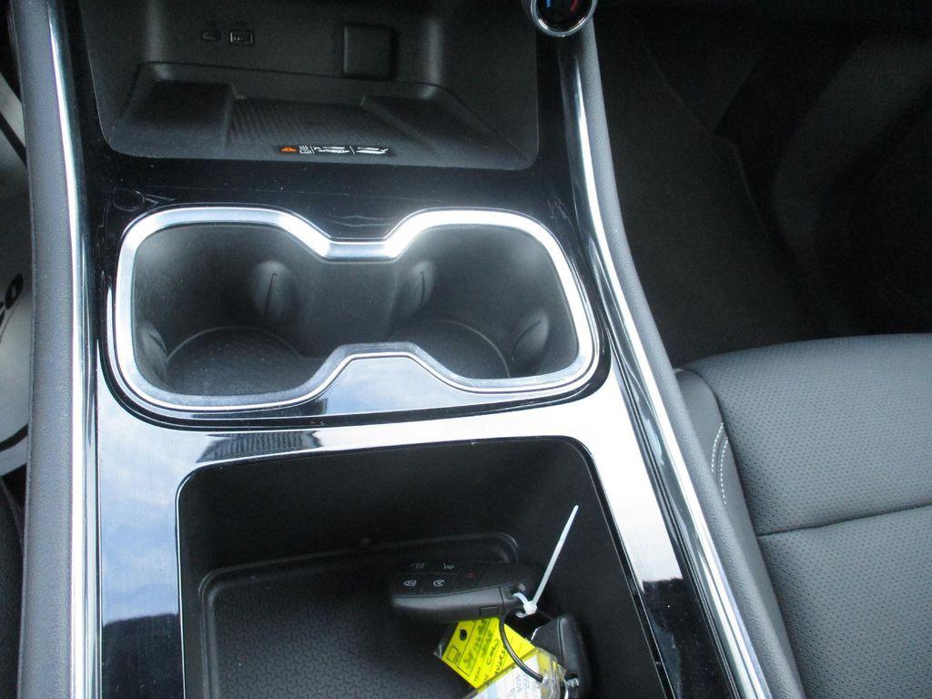 used 2025 Chevrolet Traverse car, priced at $36,999