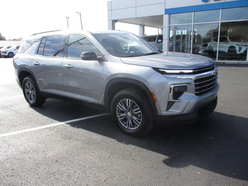 used 2025 Chevrolet Traverse car, priced at $36,999