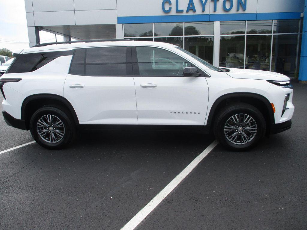 used 2025 Chevrolet Traverse car