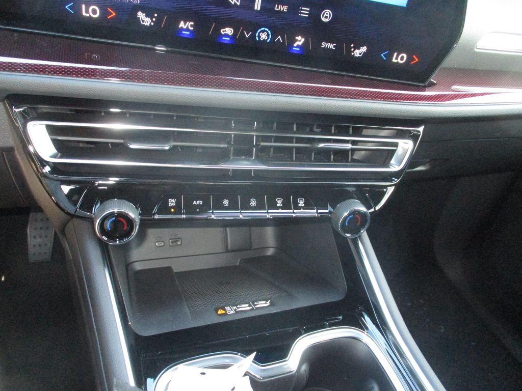 new 2026 Chevrolet Traverse car, priced at $51,499