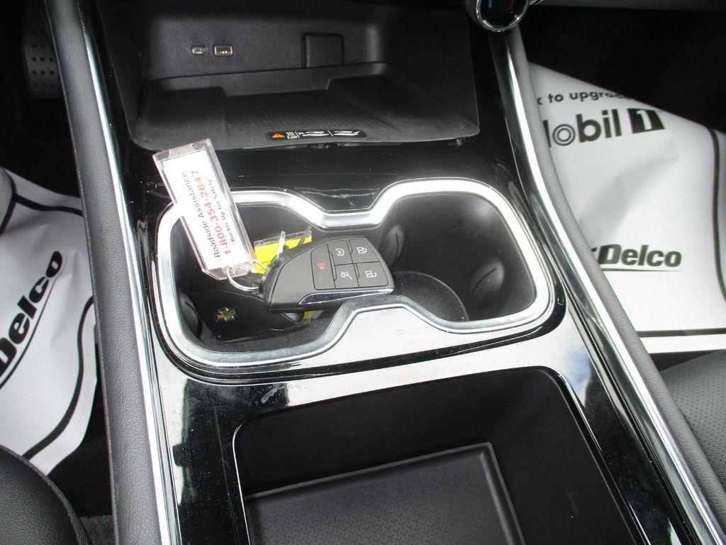 used 2025 Chevrolet Traverse car, priced at $36,999