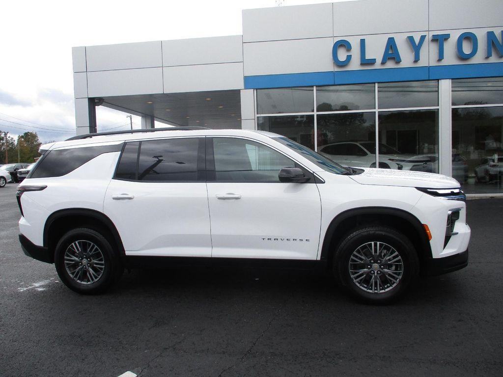 used 2025 Chevrolet Traverse car, priced at $36,999