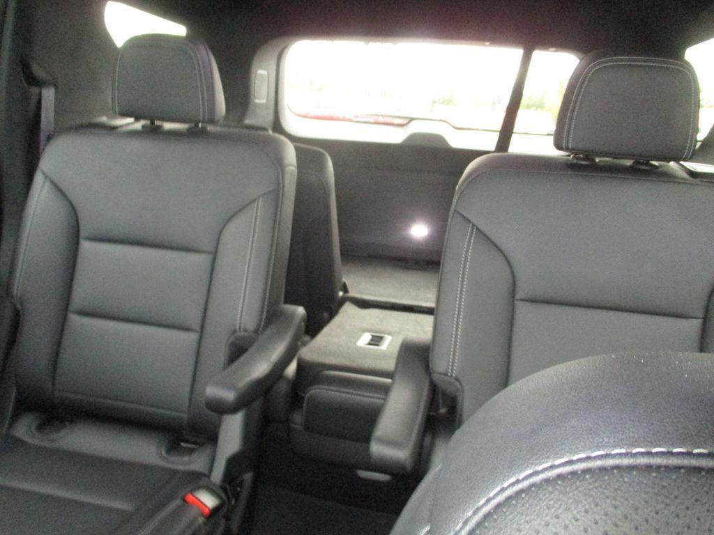 used 2025 Chevrolet Traverse car, priced at $36,999